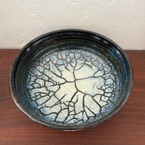 Large stoneware studio pottery serving bowl blue white indigo signed mid century - Picture 4 of 12